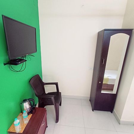 Green Tree Hotel-Near Vfs Global And Ramee Mall 钦奈 外观 照片