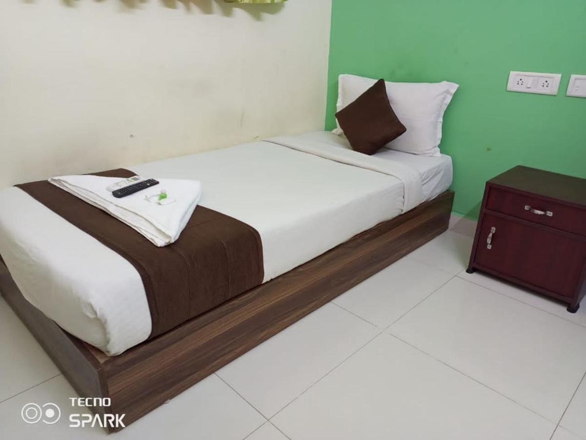 Green Tree Hotel-Near Vfs Global And Ramee Mall 钦奈 外观 照片