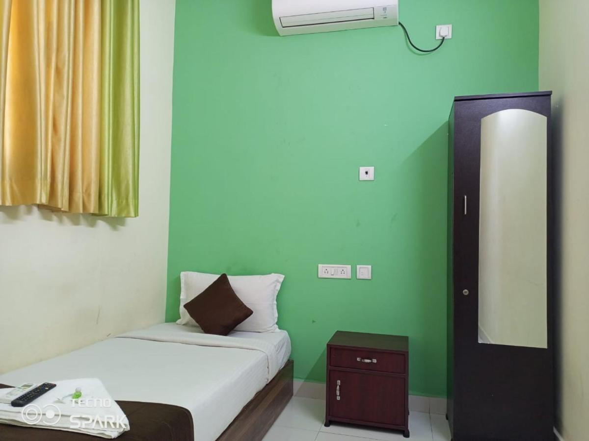Green Tree Hotel-Near Vfs Global And Ramee Mall 钦奈 外观 照片