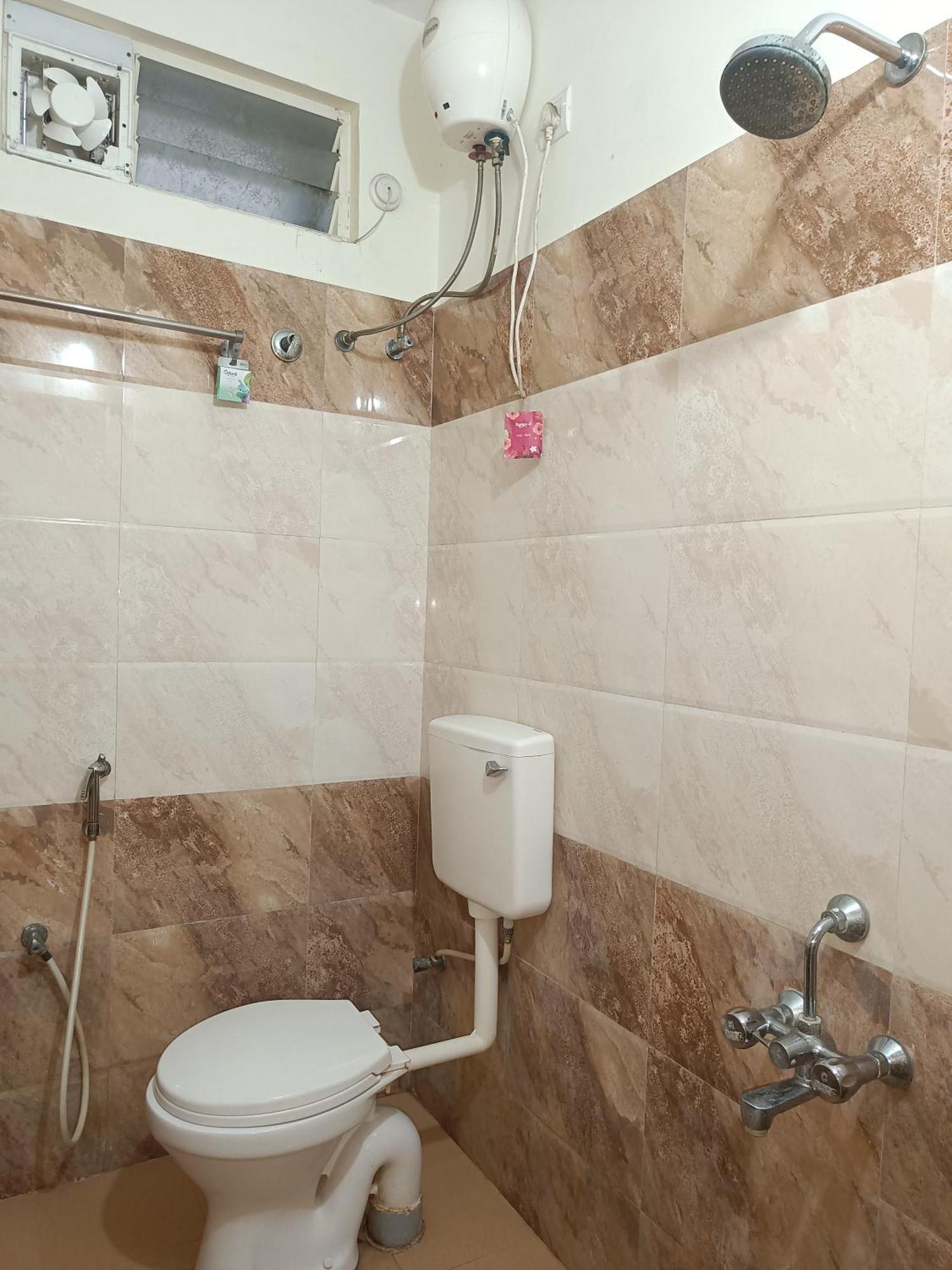 Green Tree Hotel-Near Vfs Global And Ramee Mall 钦奈 外观 照片