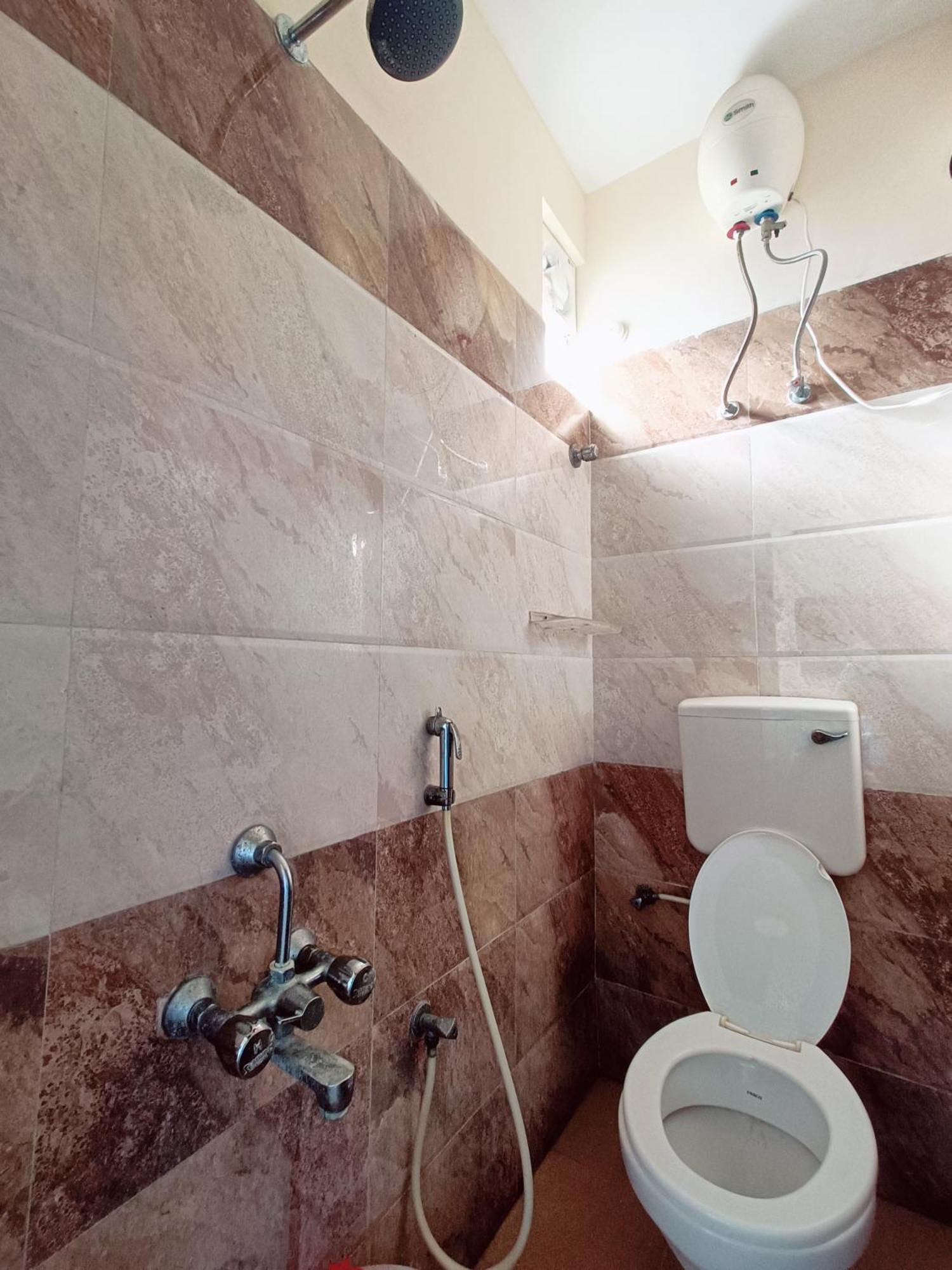 Green Tree Hotel-Near Vfs Global And Ramee Mall 钦奈 外观 照片