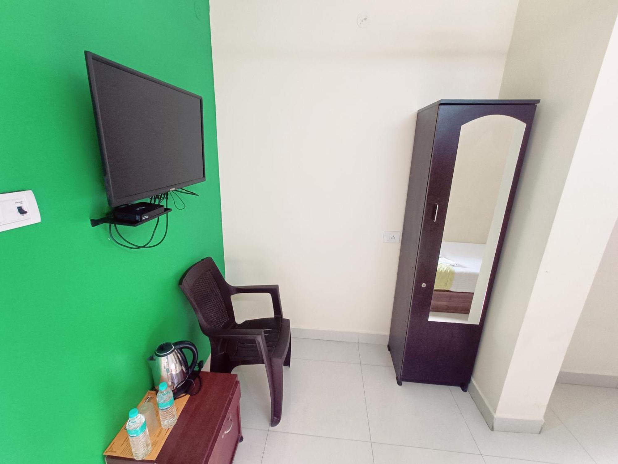 Green Tree Hotel-Near Vfs Global And Ramee Mall 钦奈 外观 照片