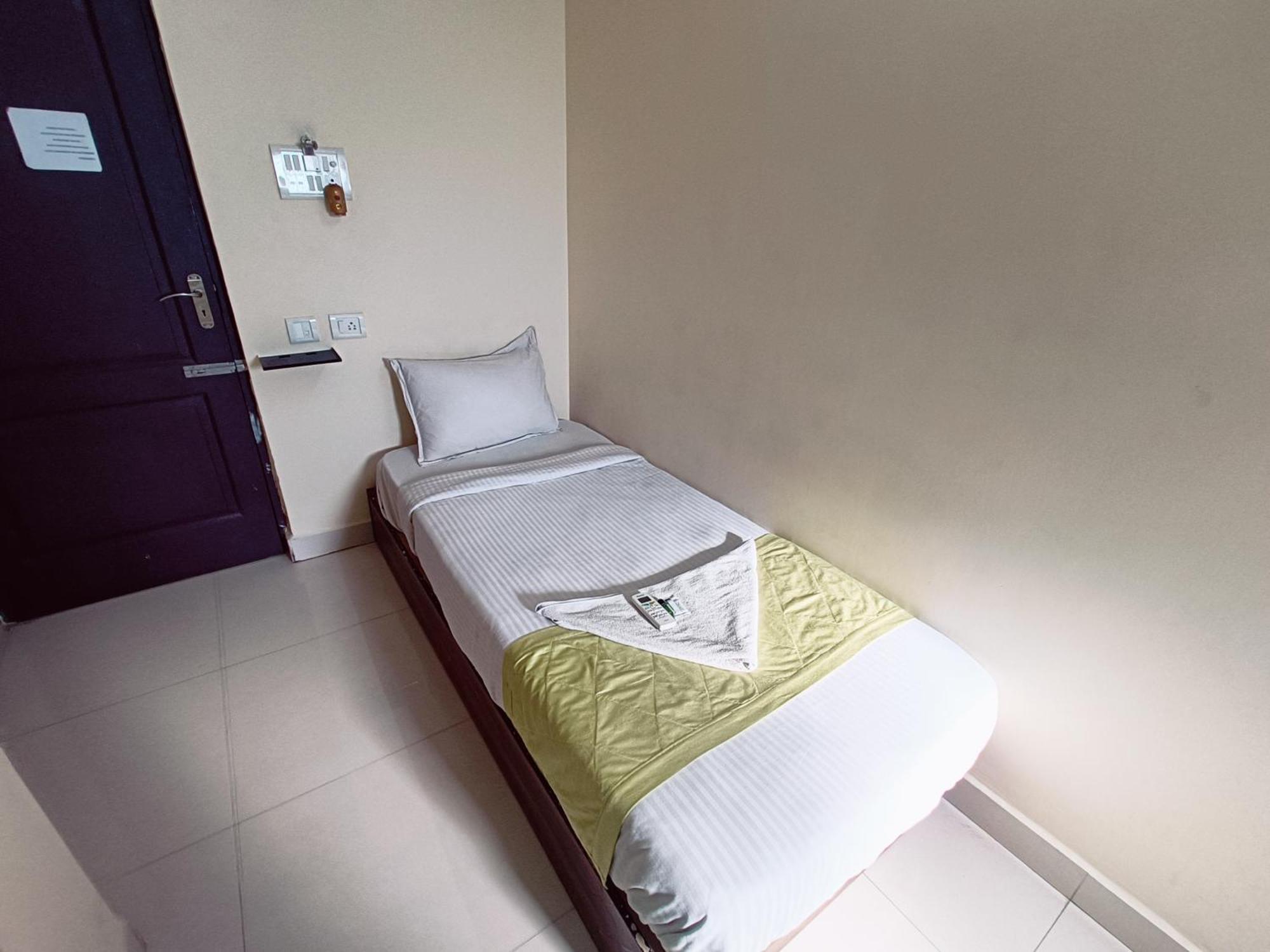 Green Tree Hotel-Near Vfs Global And Ramee Mall 钦奈 外观 照片