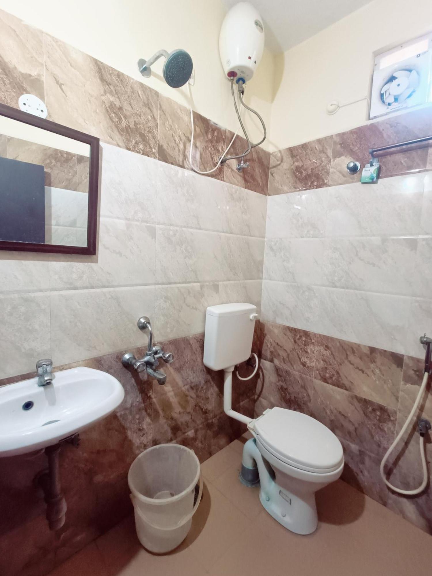 Green Tree Hotel-Near Vfs Global And Ramee Mall 钦奈 外观 照片