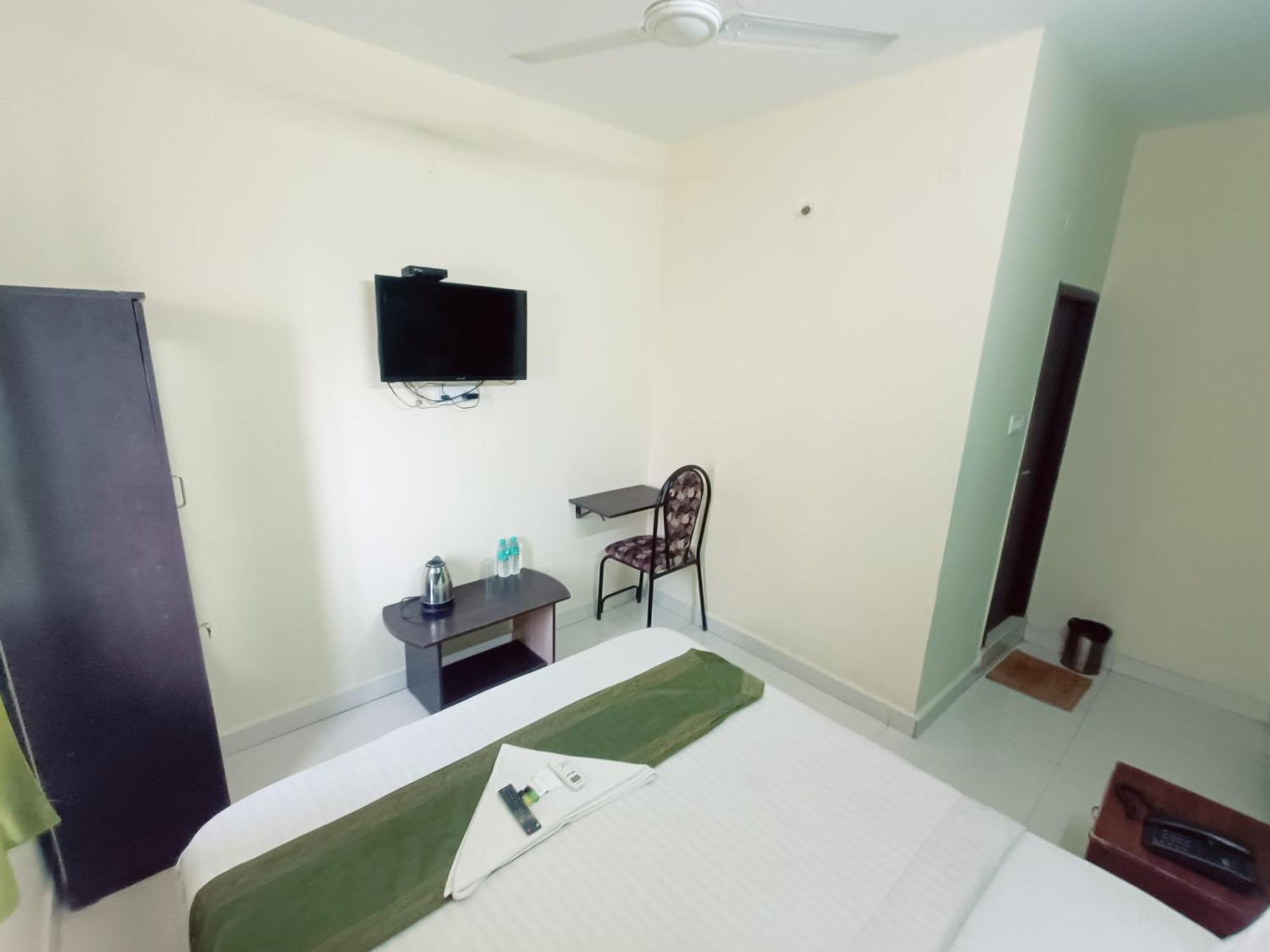 Green Tree Hotel-Near Vfs Global And Ramee Mall 钦奈 外观 照片